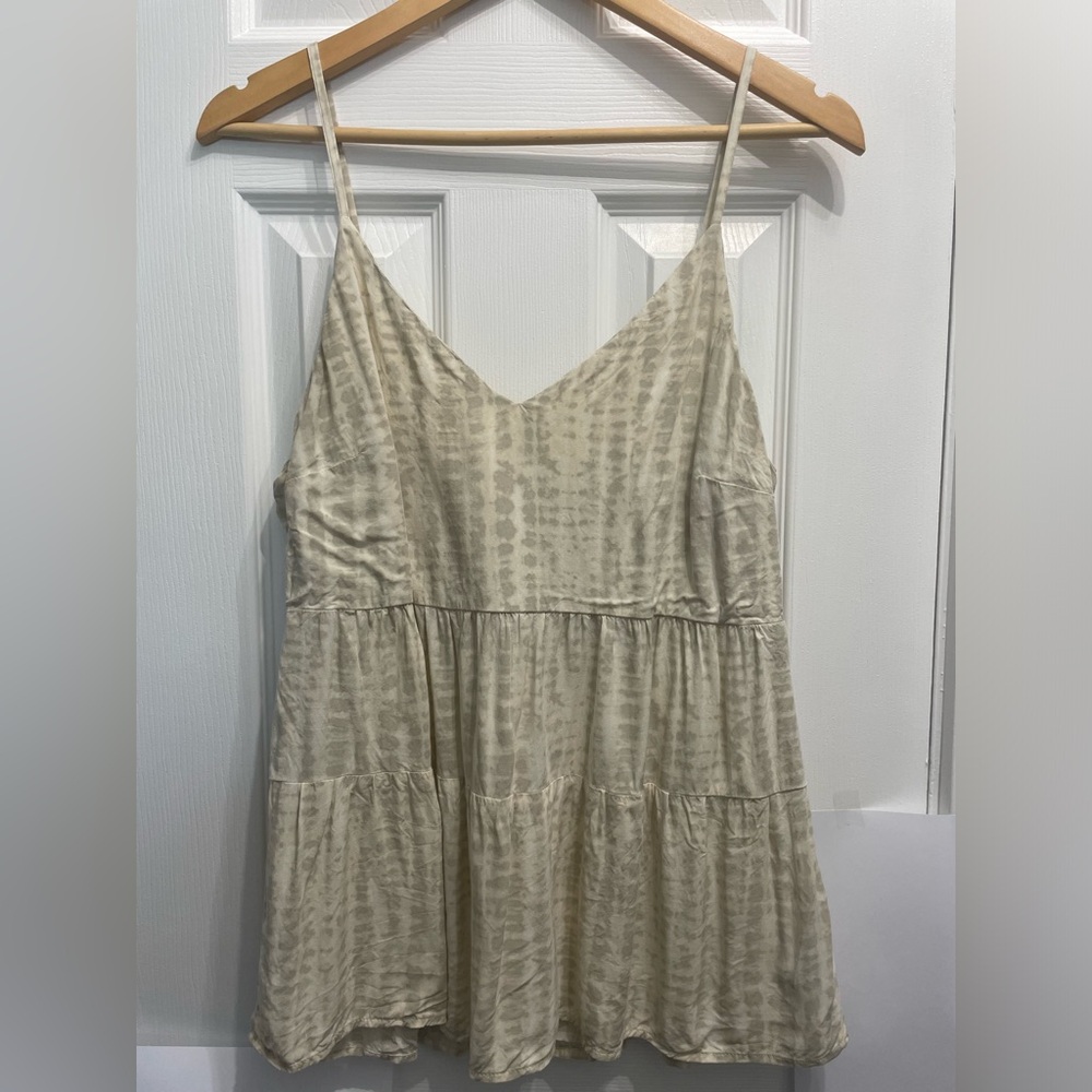 Old Navy Women’s Tiered Tan Beige Tye Dye Smocked Back Tank Flowy Top Large